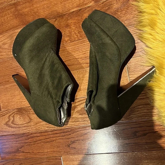 Vintage Faux Suede fashion olive  green chunky heels boots Sz 9 - Picture 14 of 14